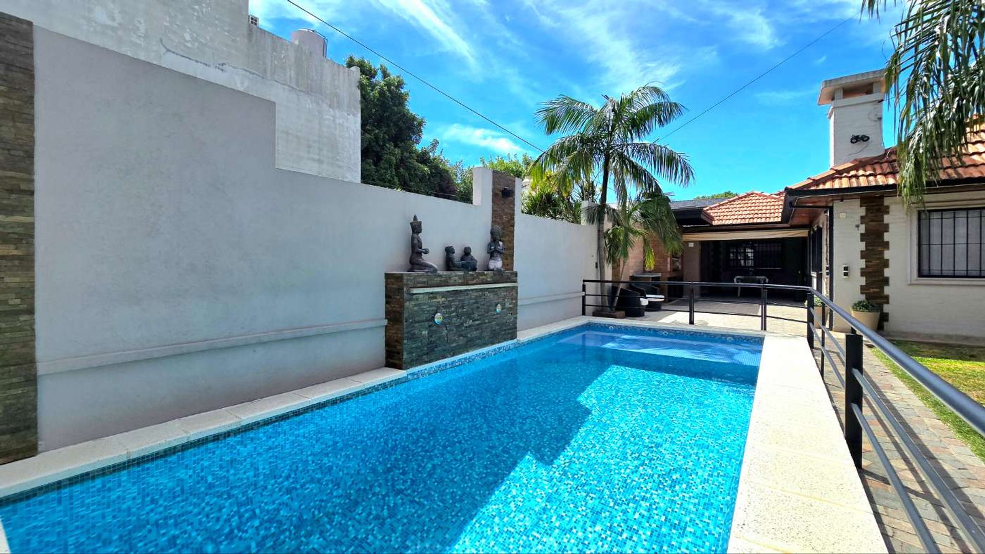 For Sale House 3‑bedroom Pool Gallery New Martinez