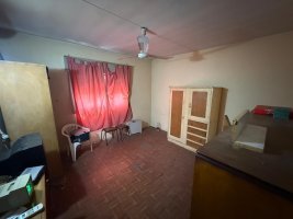 For Sale House 2‑bedroom with workshop to renovate Boulogne