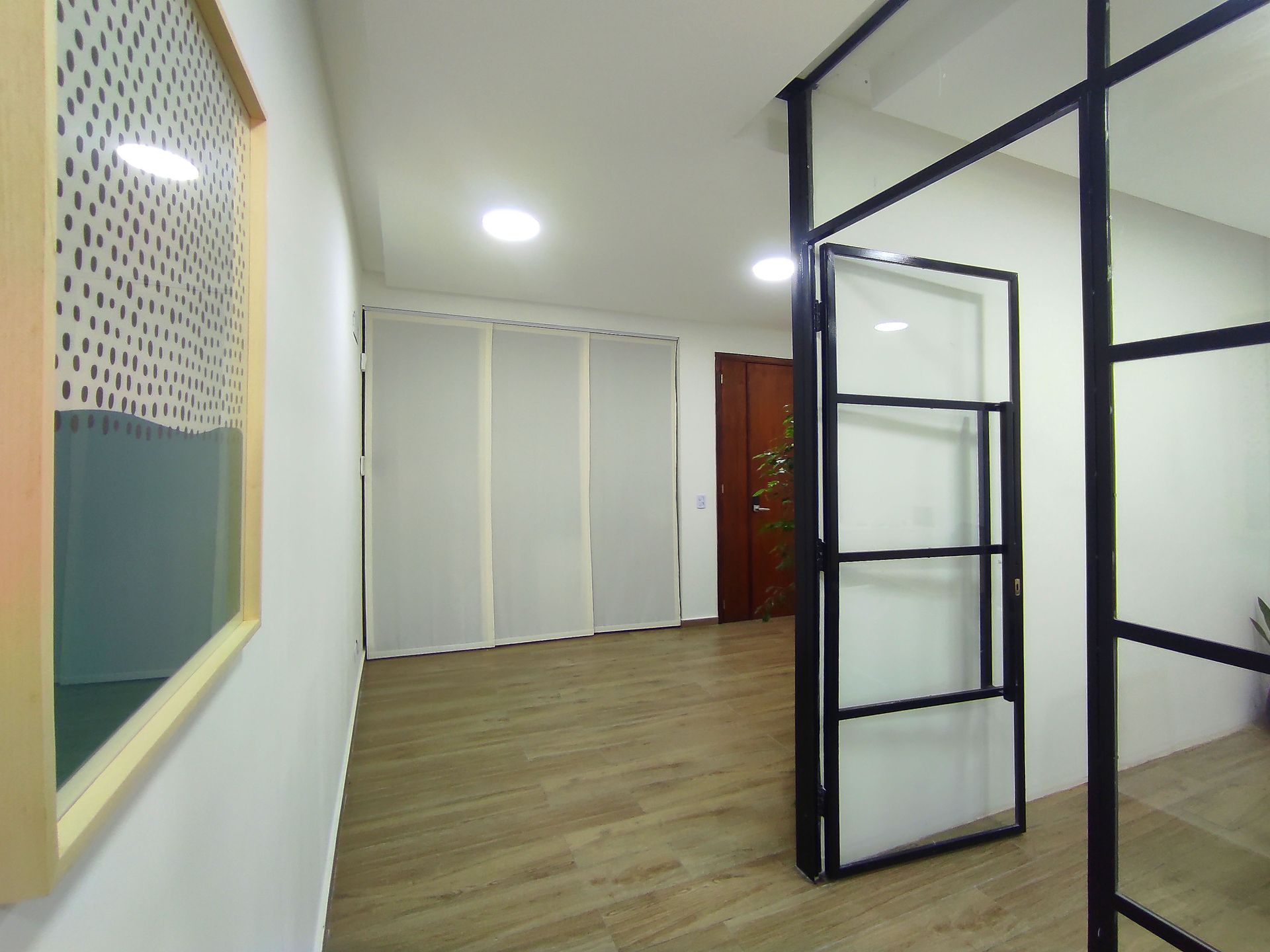 VENTA OFICINA - EXCELENTE UBICACION c/2 cocheras