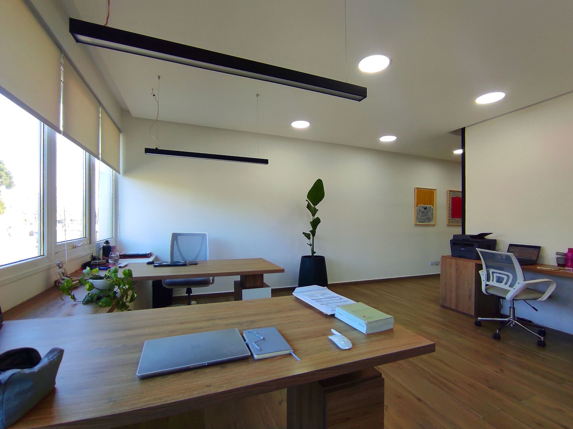 VENTA OFICINA - EXCELENTE UBICACION c/2 cocheras