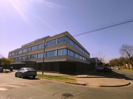 VENTA OFICINA - EXCELENTE UBICACION c/2 cocheras