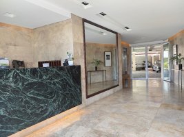 VENTA OFICINA - EXCELENTE UBICACION c/2 cocheras