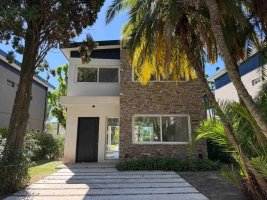 Casa En Venta 4 Amb. A Estrenar Con Pileta Pacheco