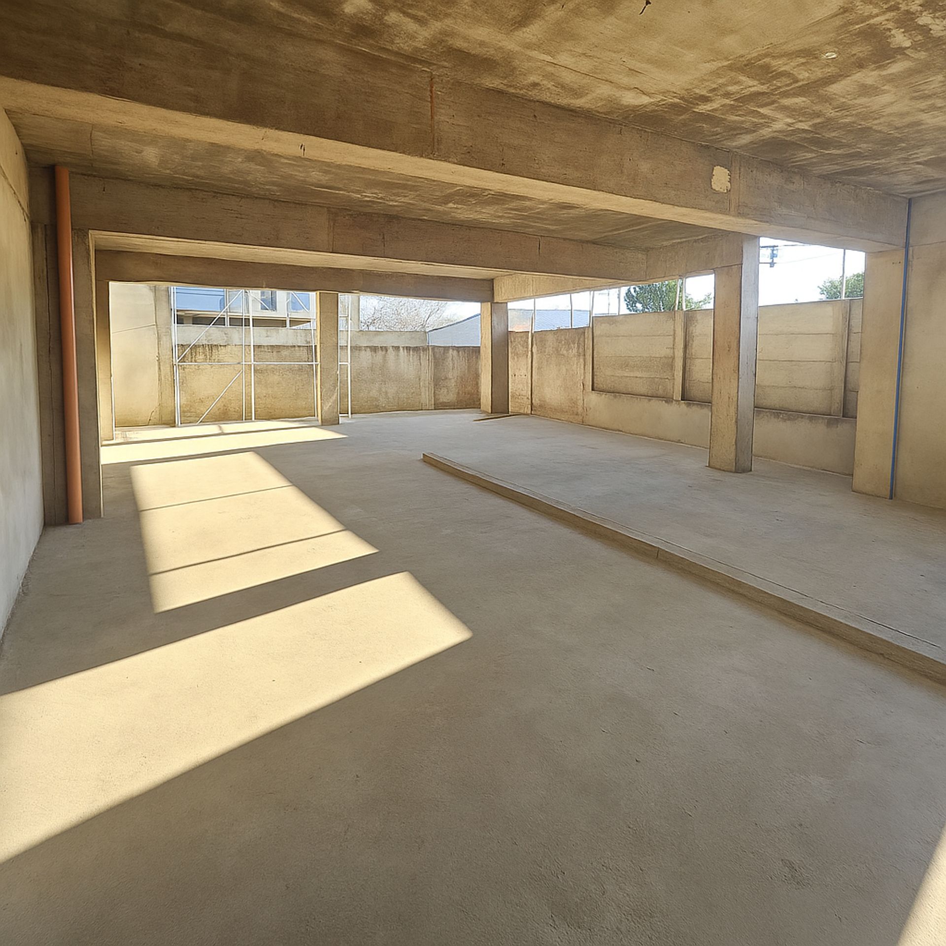 Venta local en esquina a estrenar Villa Ballester