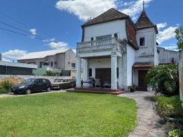 Sale House to be Recycled in Villa Adelina