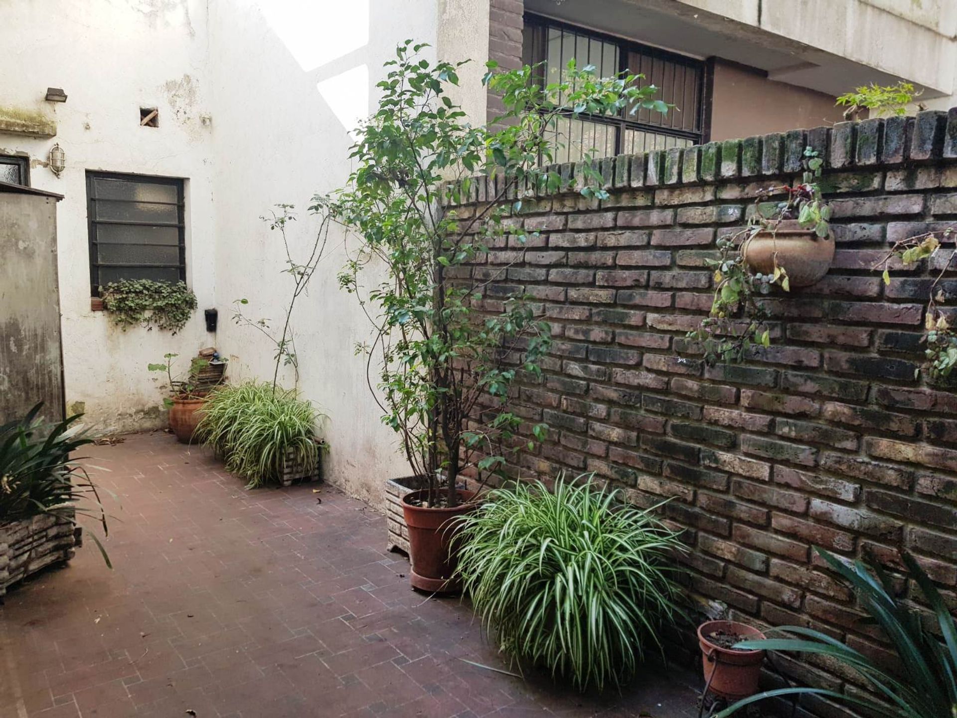 Casa de 4 ambientes/patio y cochera VENTA Acassuso