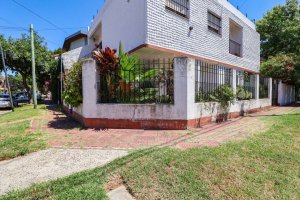 Casa 3 amb con jardin y patio - Olivos Roche