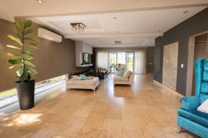 3‑bedroom house for rent furnished by the lagoon