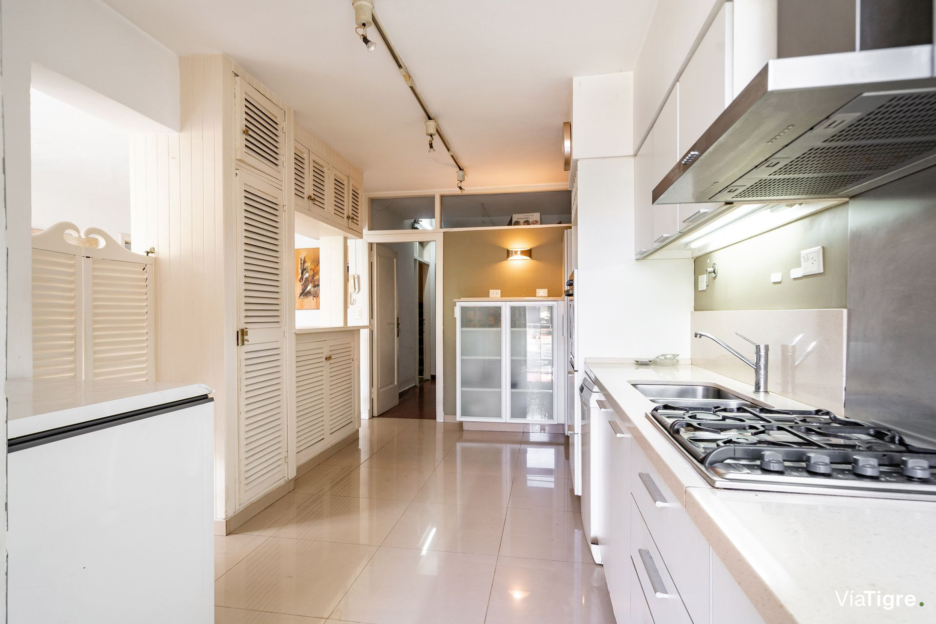 Venta casa La Lucila jardín pileta cerca estación