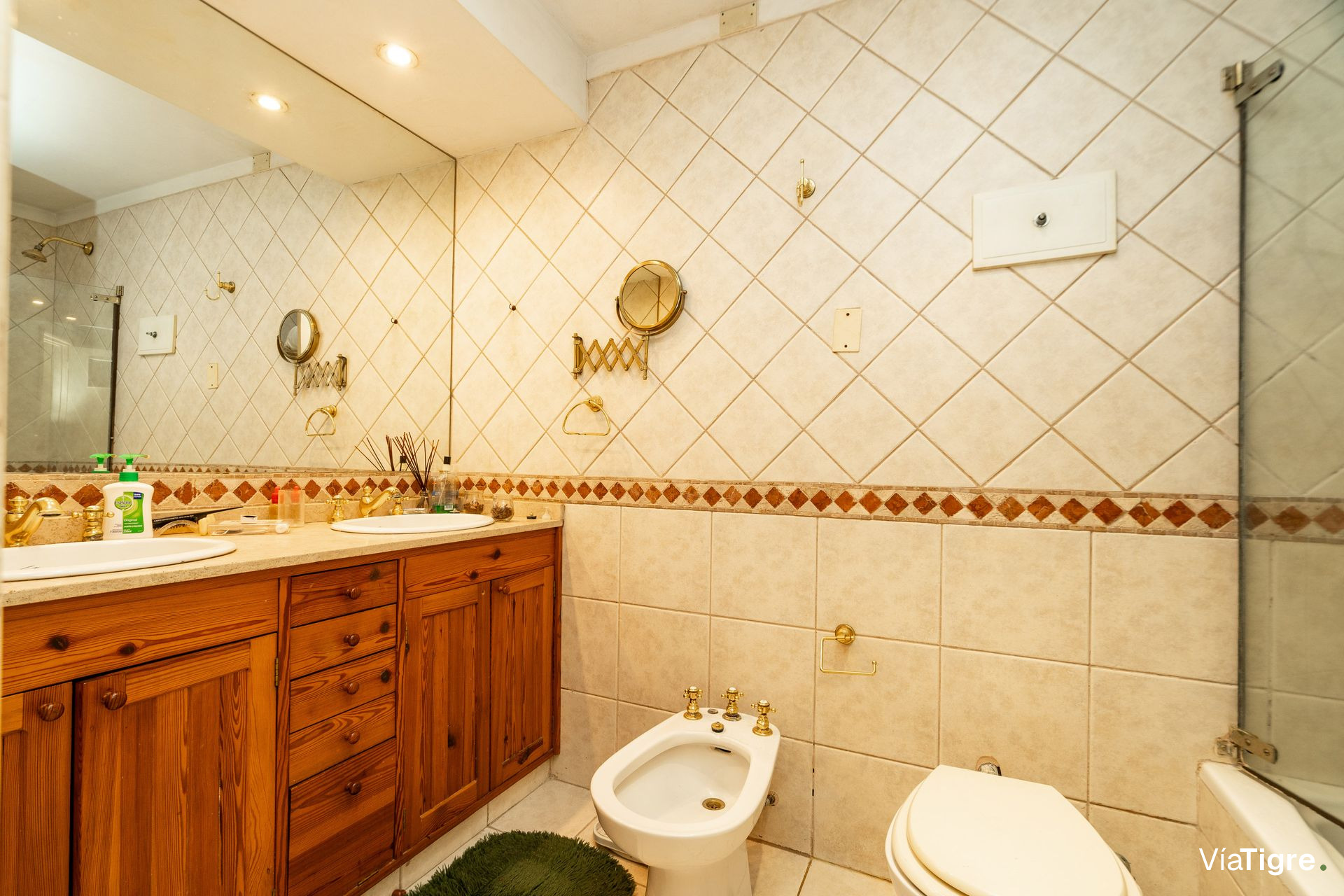 Venta casa La Lucila jardín pileta cerca estación