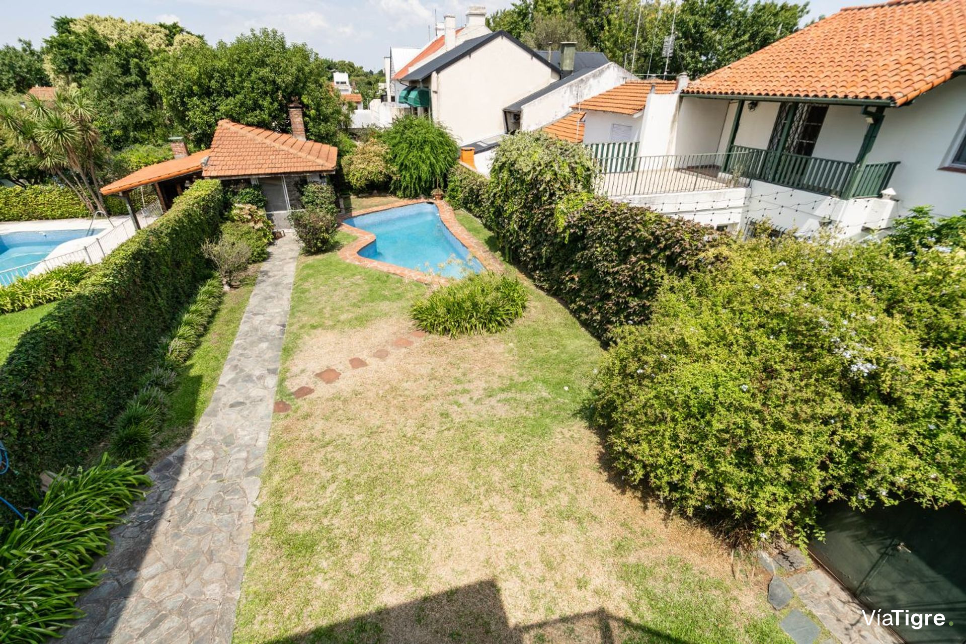 Venta casa La Lucila jardín pileta cerca estación