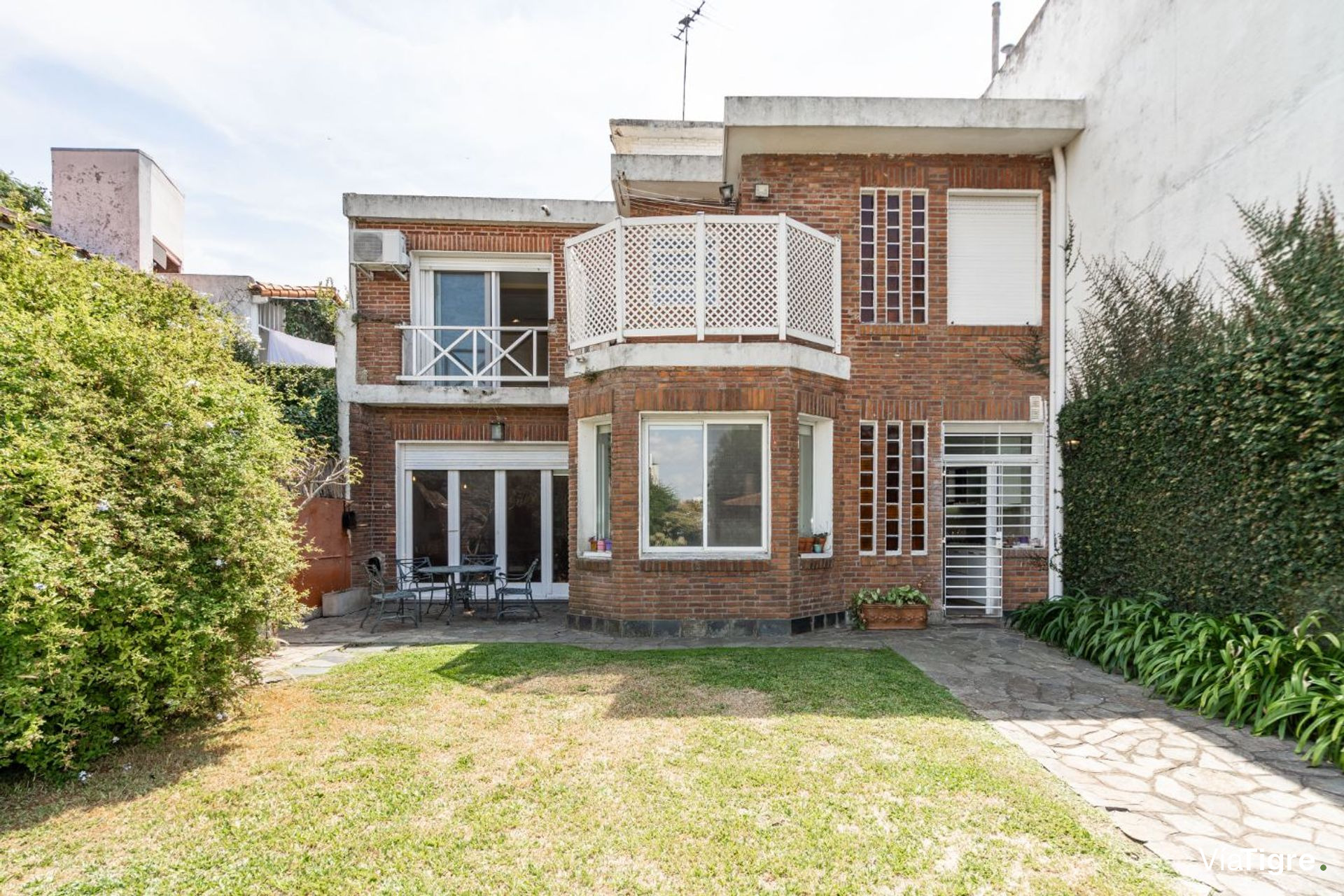 Venta casa La Lucila jardín pileta cerca estación