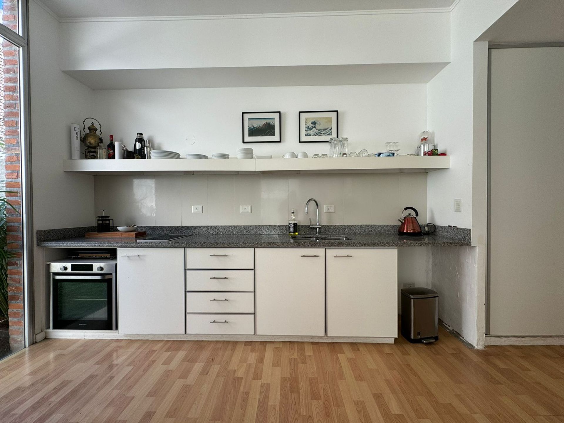 2 Amb amoblado c/jardín, cochera y pileta MARTINEZ