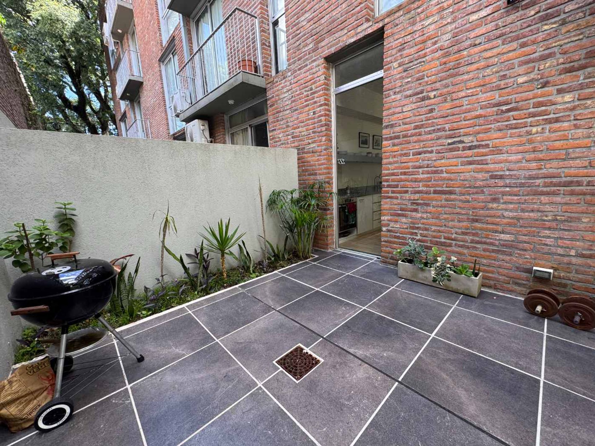 2 Amb amoblado c/jardín, cochera y pileta MARTINEZ