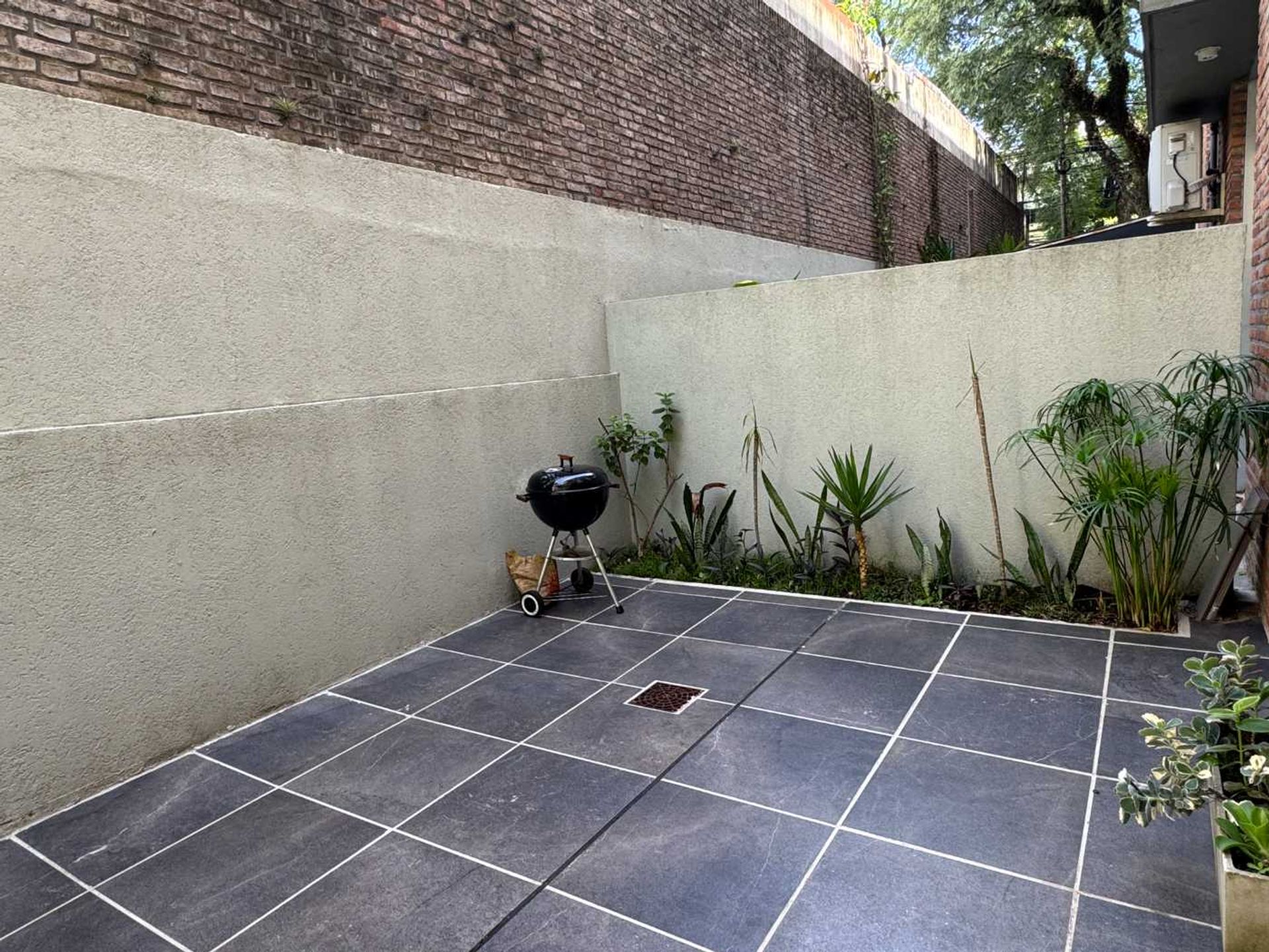 2 Amb amoblado c/jardín, cochera y pileta MARTINEZ