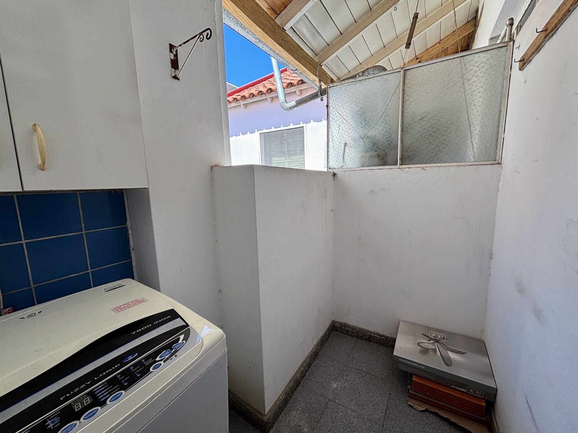 Venta 3 ambientes San Isidro - 2 piso por escalera