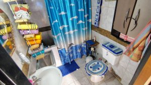 Casa + pileta + local +2 Dptos. para renta