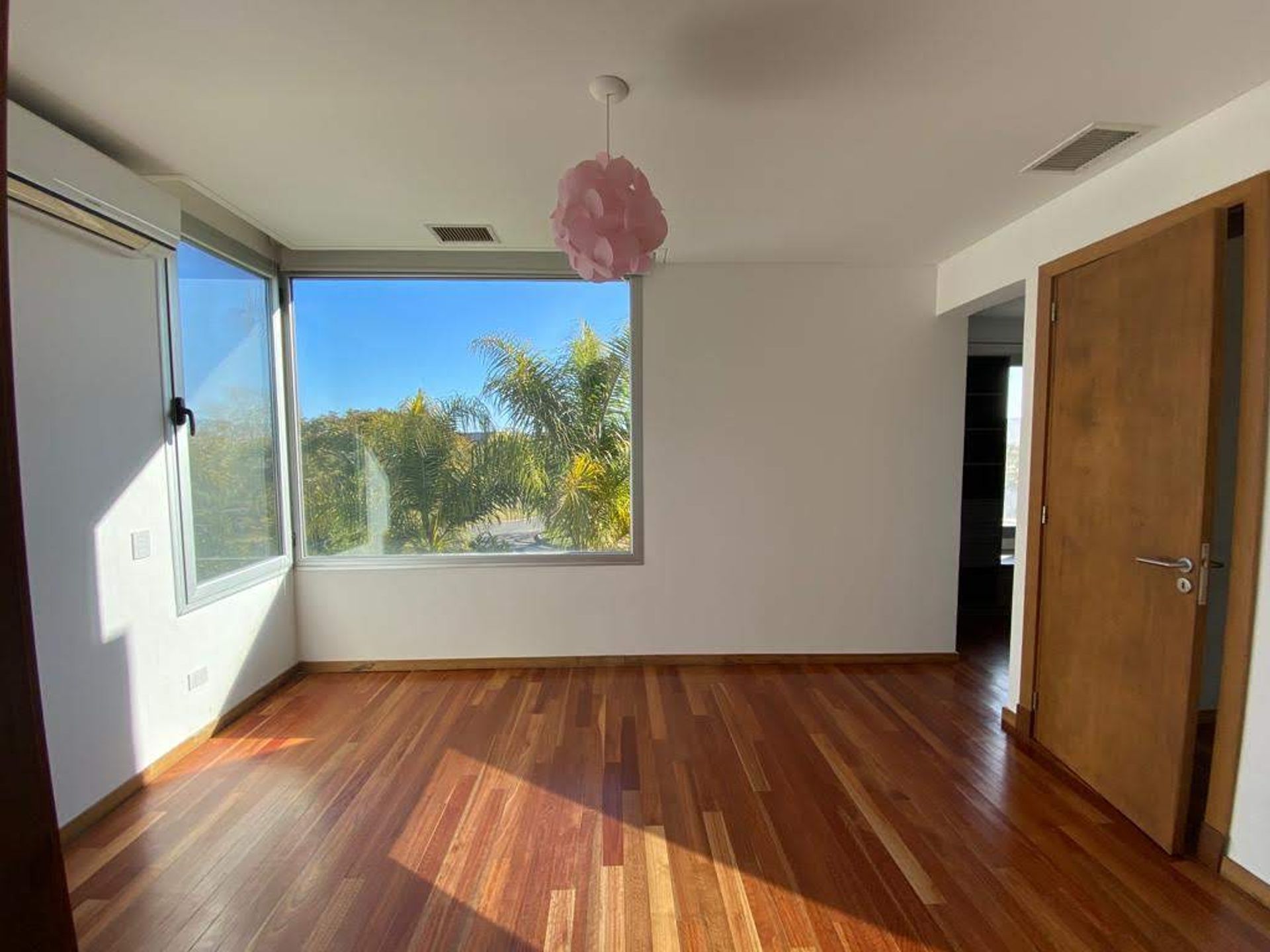 Venta Casa Golf Nordelta Con Renta