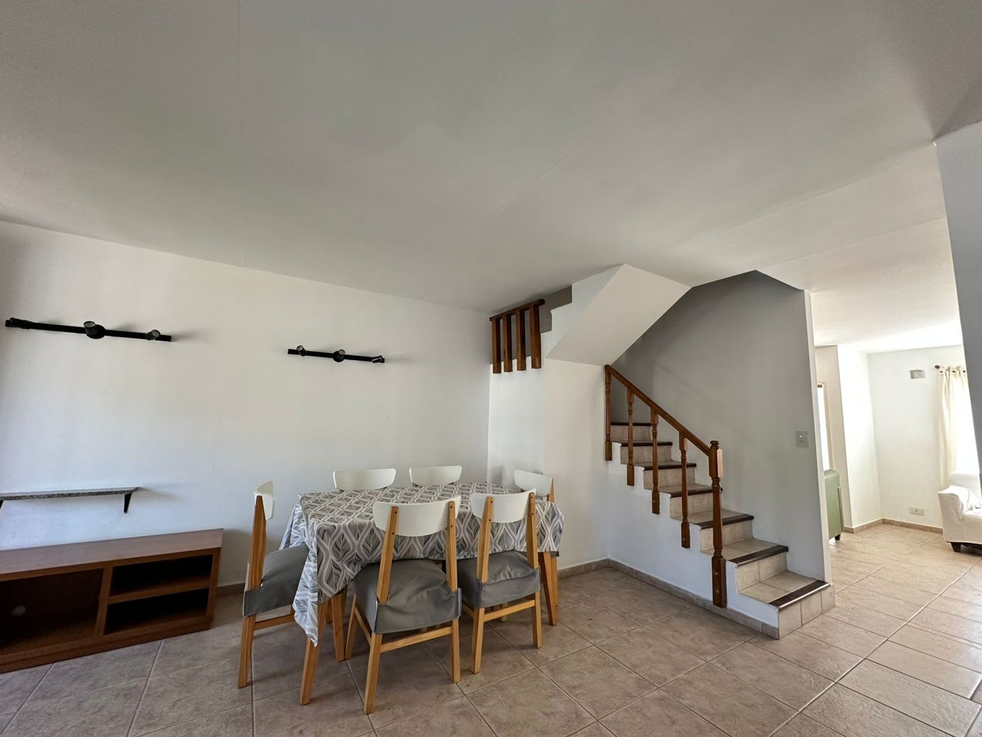 Venta Casa Dúplex 4 Ambientes con Patio Martínez