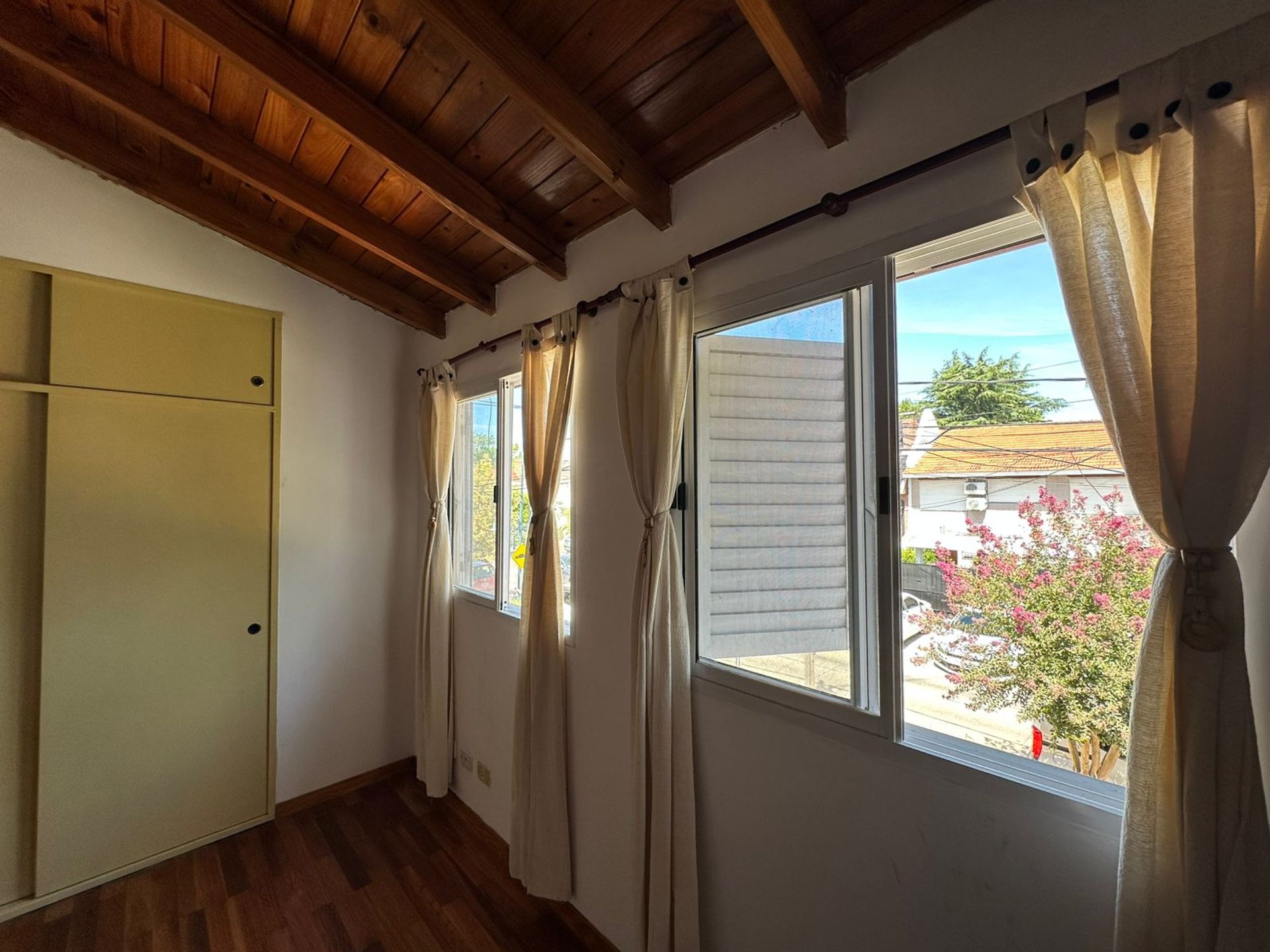 Venta Casa Dúplex 4 Ambientes con Patio Martínez