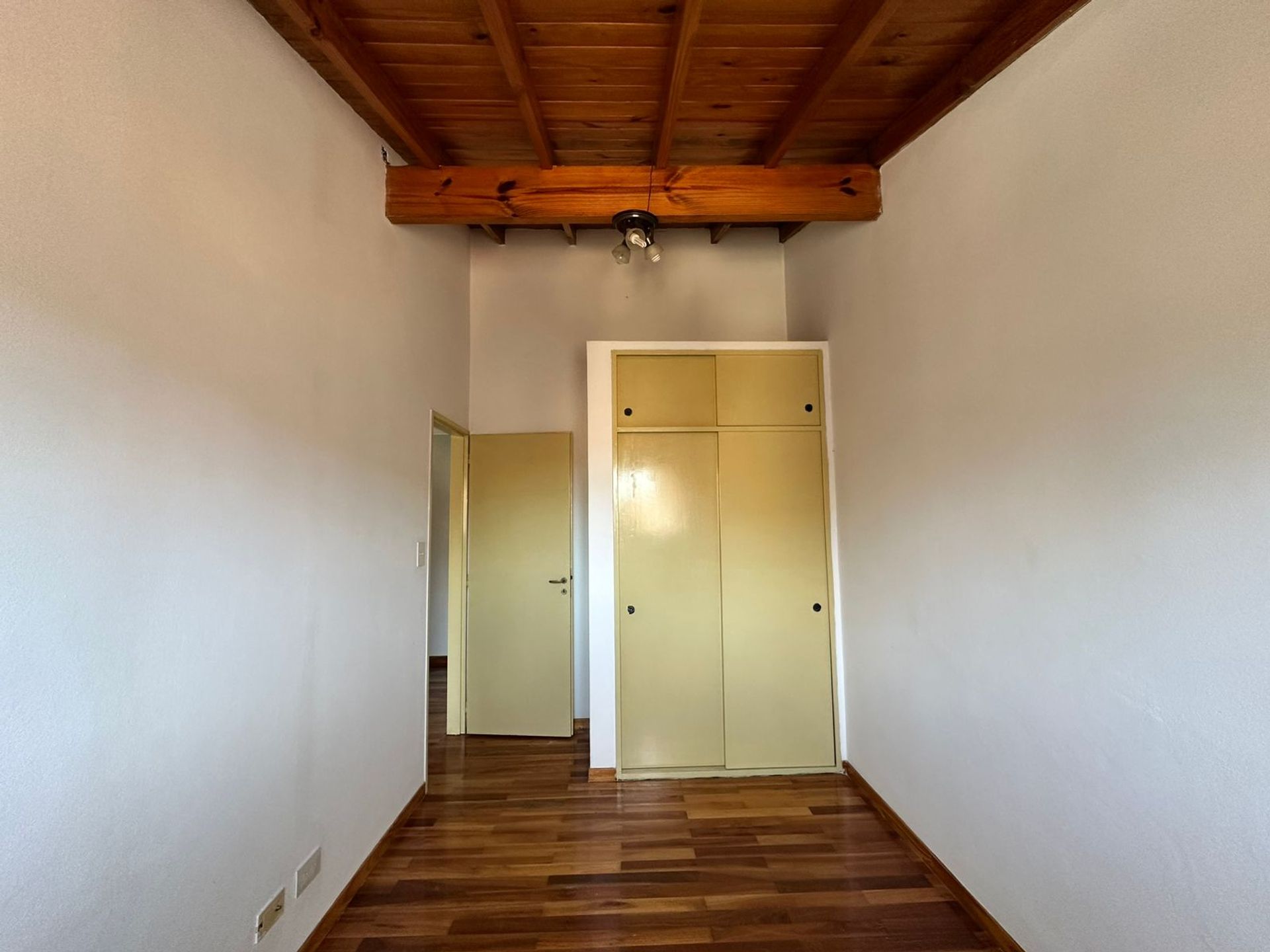 Venta Casa Dúplex 4 Ambientes con Patio Martínez