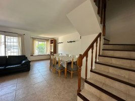 Venta Casa Dúplex 4 Ambientes con Patio Martínez