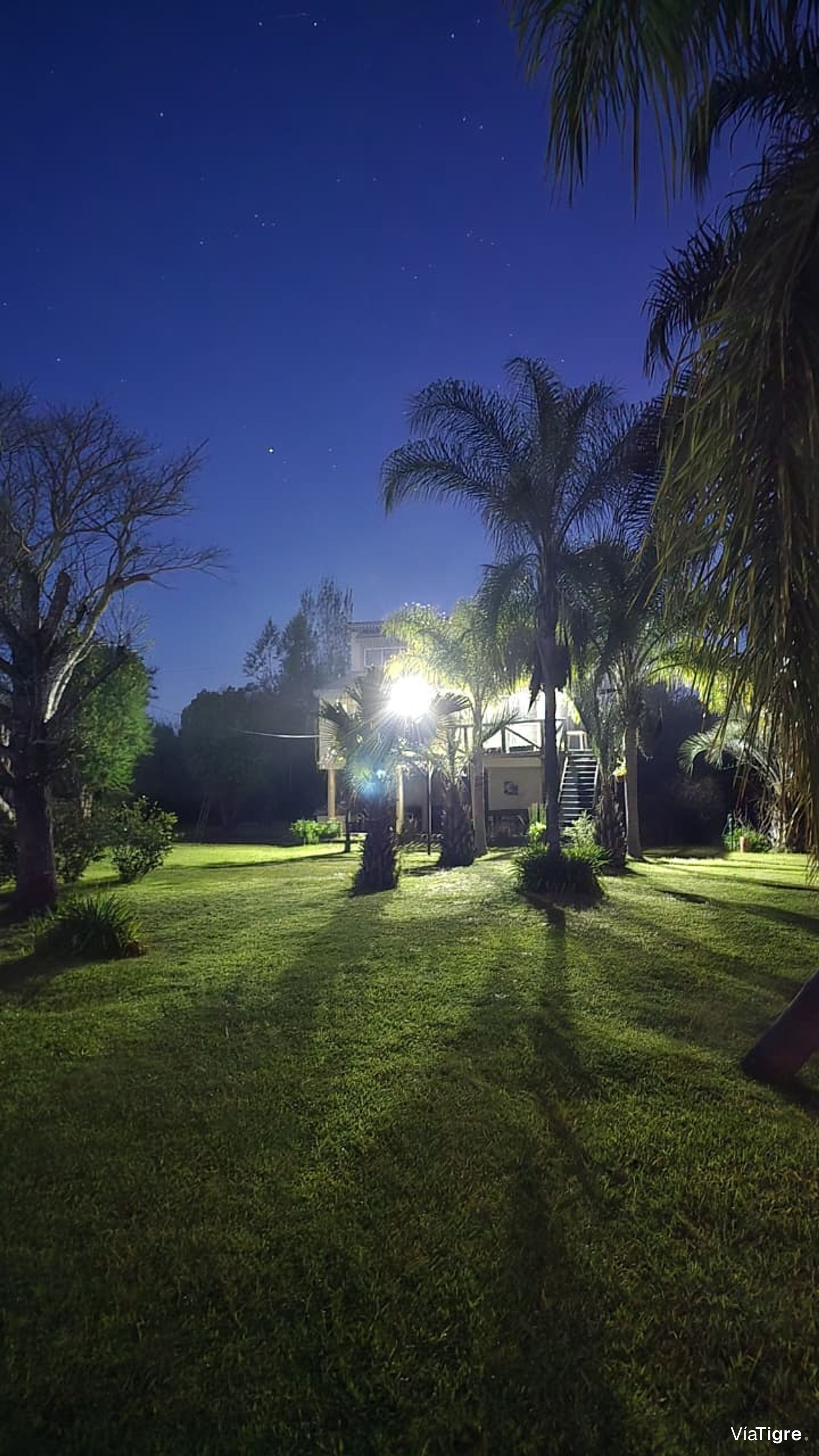Venta Casa En Delta 3 Pisos Con Parrilla Y Jardin