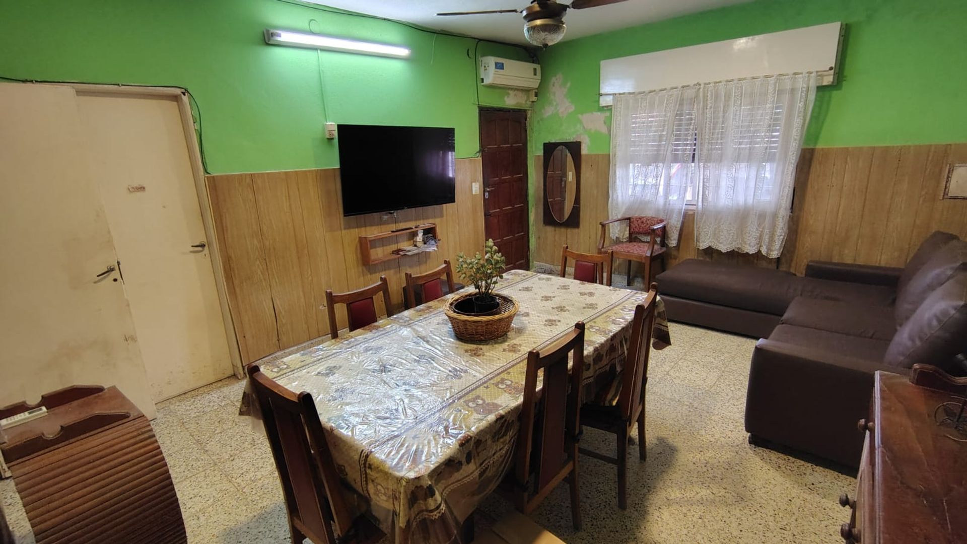 CASA 4 AMBIENTES + 2° ViIVIENDA de 3 AMB.