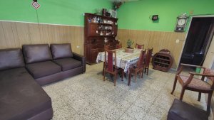 CASA 4 AMBIENTES + 2° ViIVIENDA de 3 AMB.