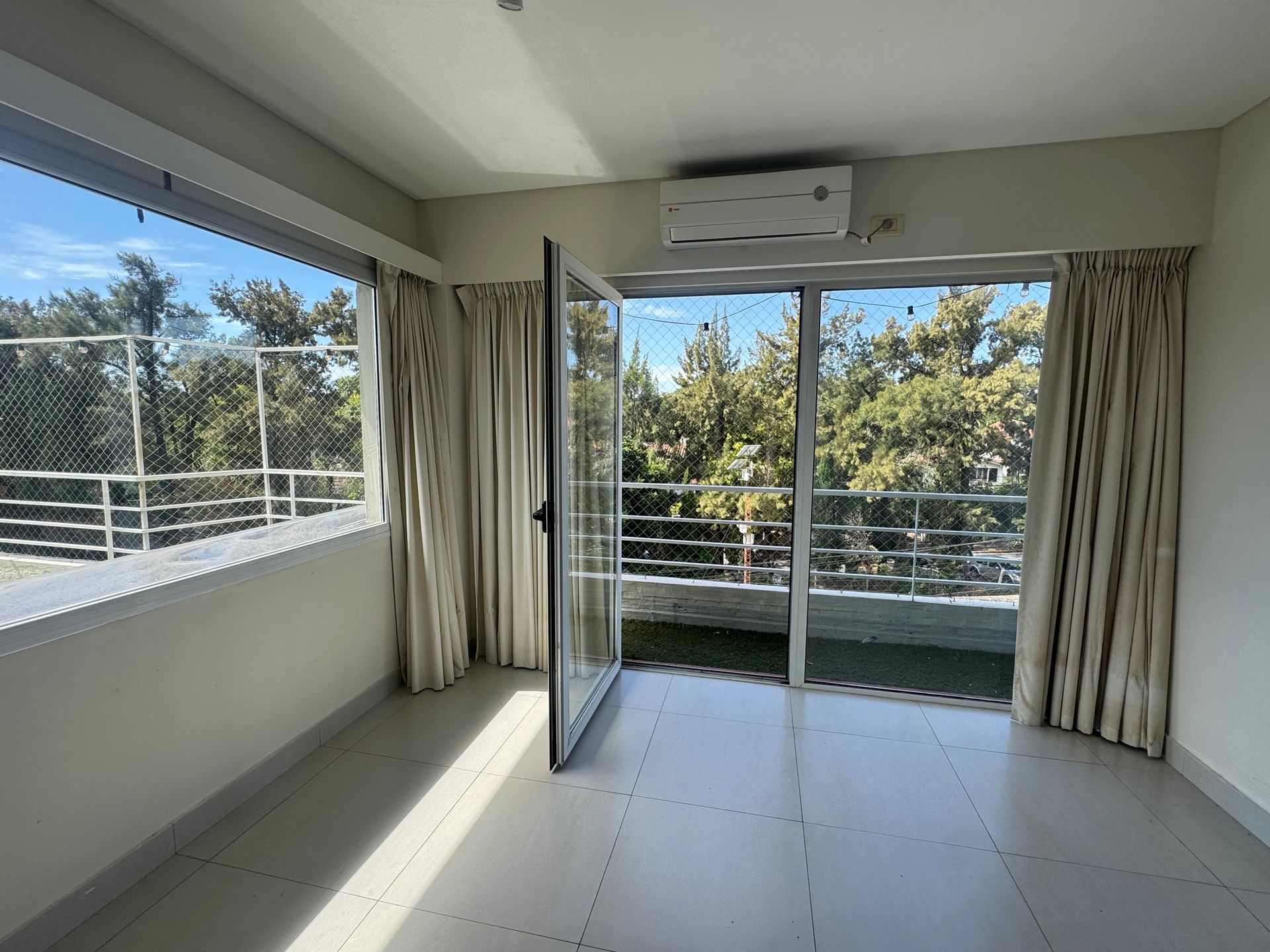 Alquiler DEPTO 2 AMBIENTES c/terraza y cochera