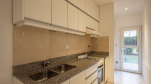 Alquiler 2 Ambientes Con Jardin Y Cochera Cubierta