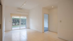 Alquiler 2 Ambientes Con Jardin Y Cochera Cubierta