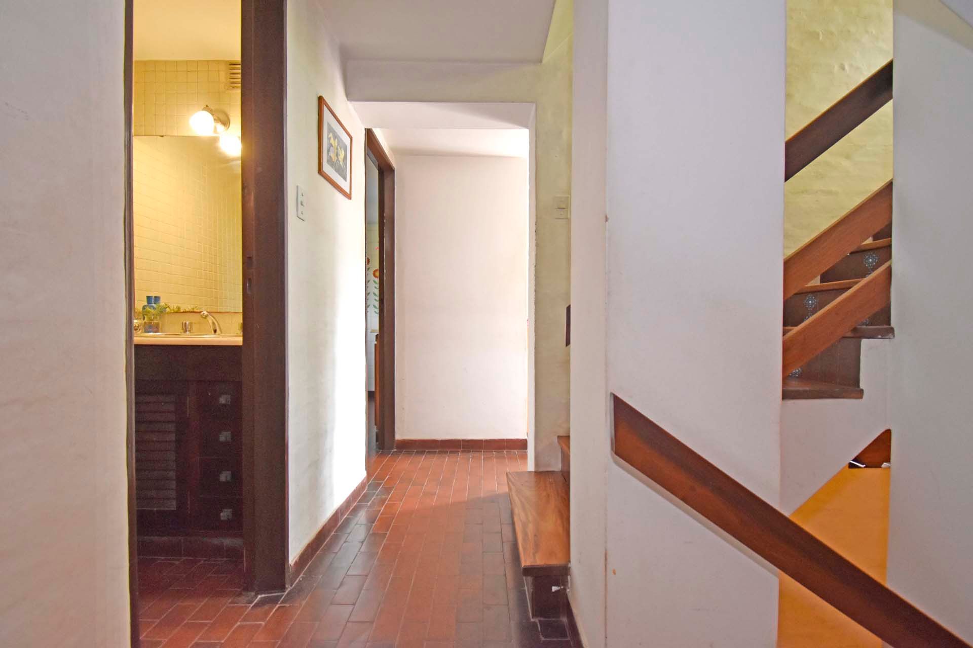 Casa 5 Amb en Venta Florida B Roca con pileta