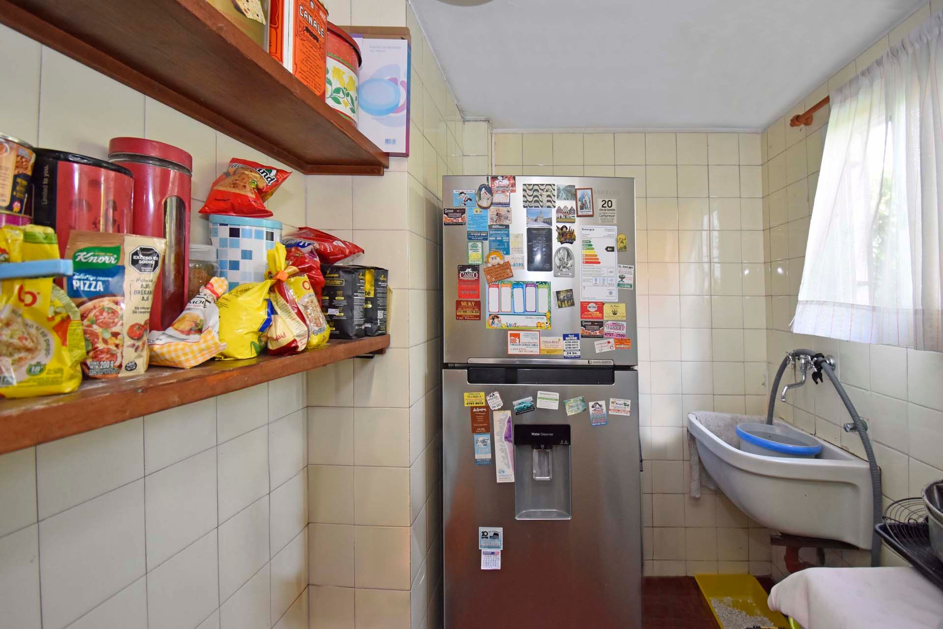 Casa 5 Amb en Venta Florida B Roca con pileta