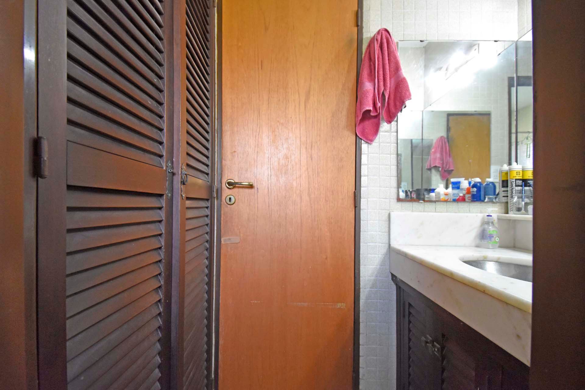 Casa 5 Amb en Venta Florida B Roca con pileta