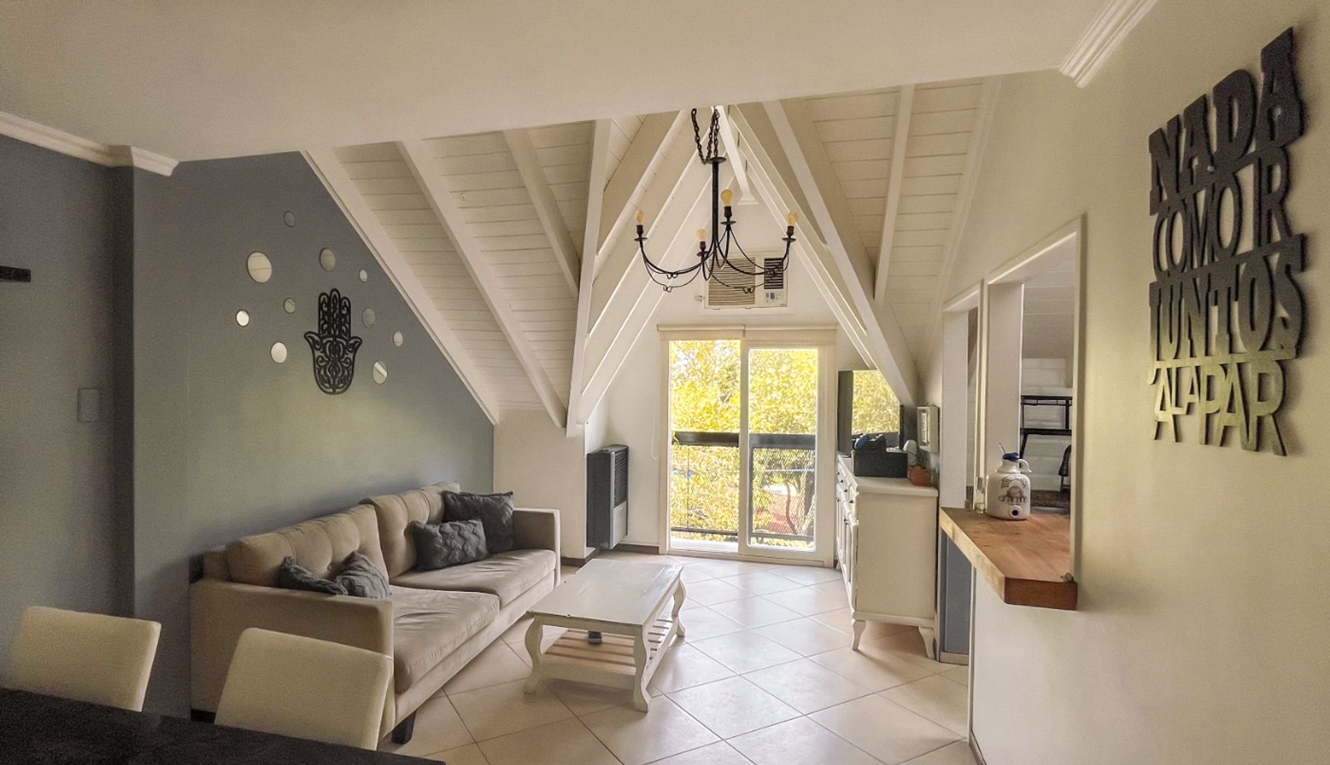 Penthouse/Apartment 3‑bedroom Front with Grill without Expenses