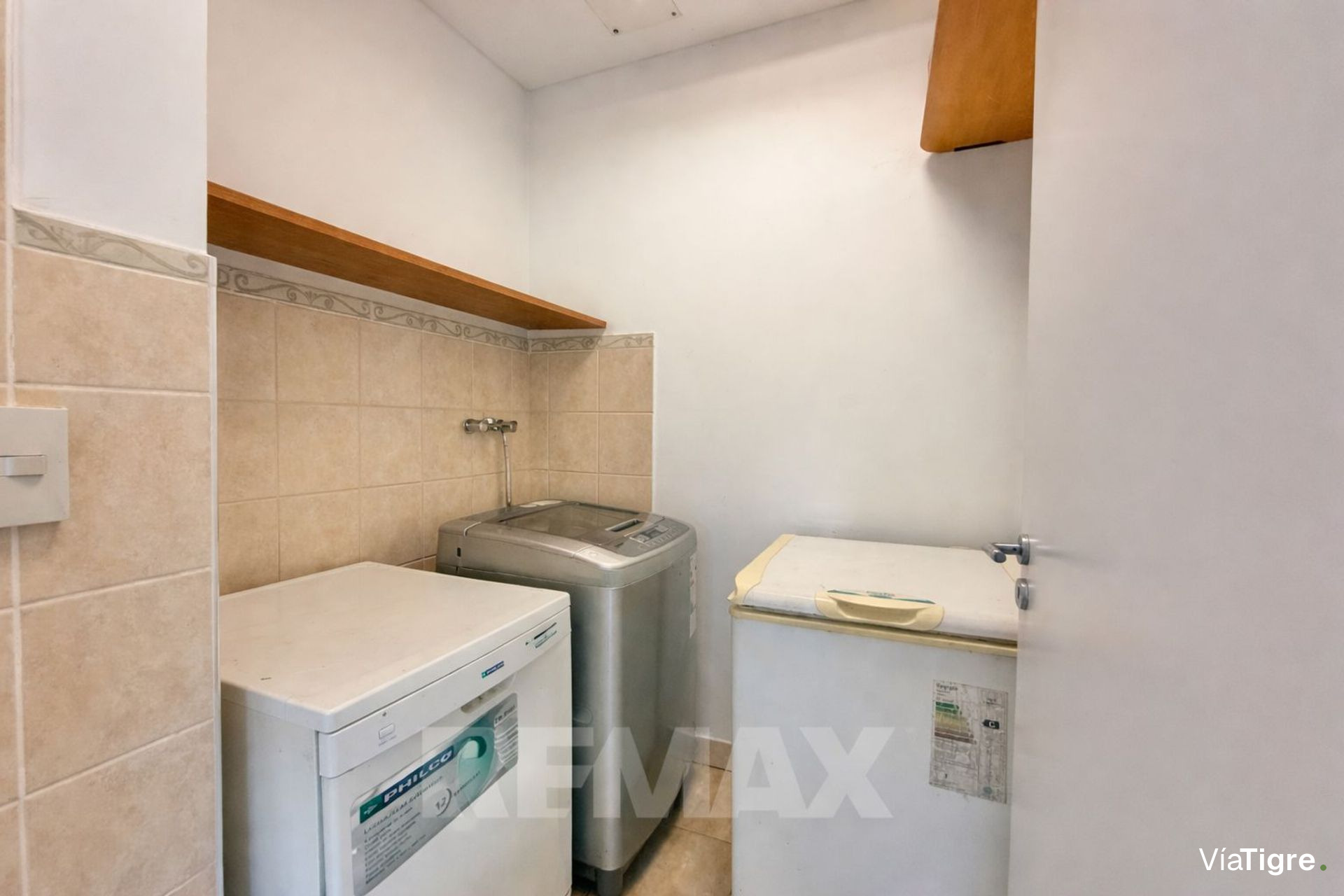 Venta Casa Triplex Tigre 4 dorm pileta parque coch