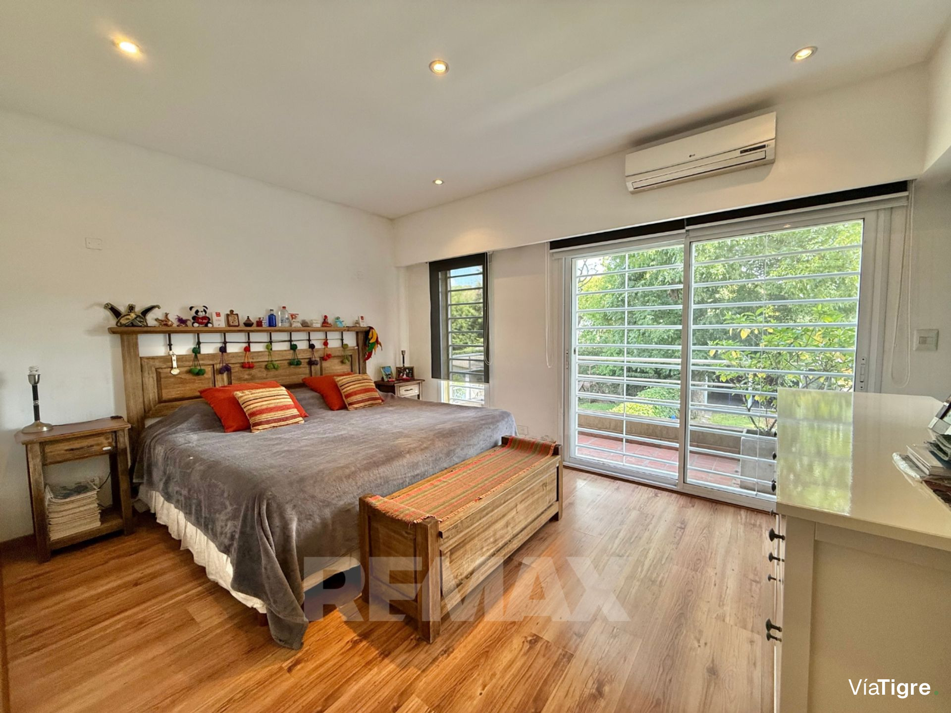 Venta Casa Triplex Tigre 4 dorm pileta parque coch