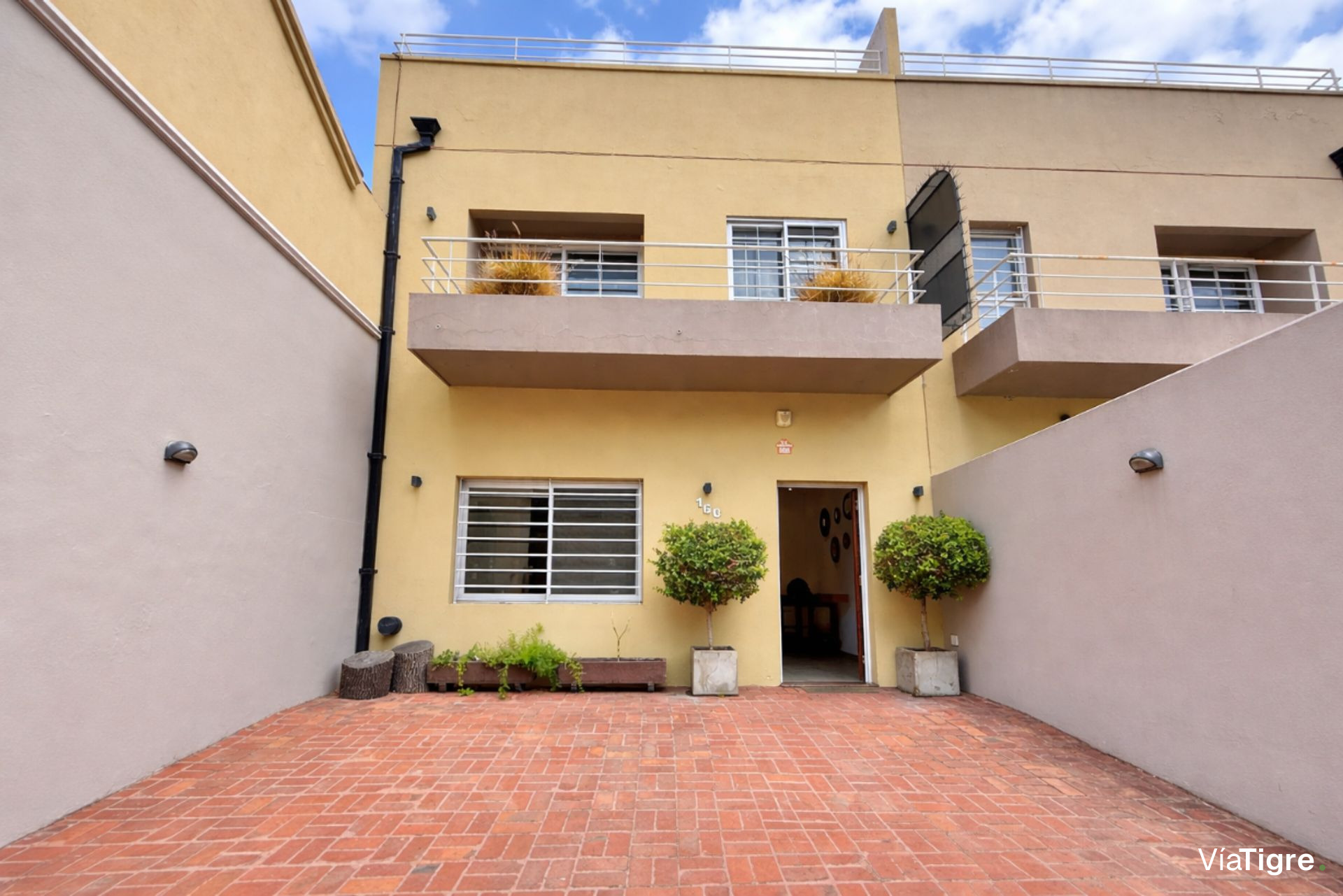 Venta Casa Triplex Tigre 4 dorm pileta parque coch
