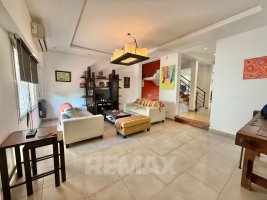 Venta Casa Triplex Tigre 4 dorm pileta parque coch