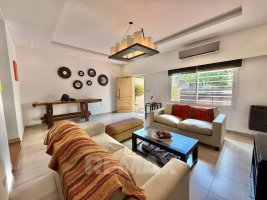 Venta Casa Triplex Tigre 4 dorm pileta parque coch