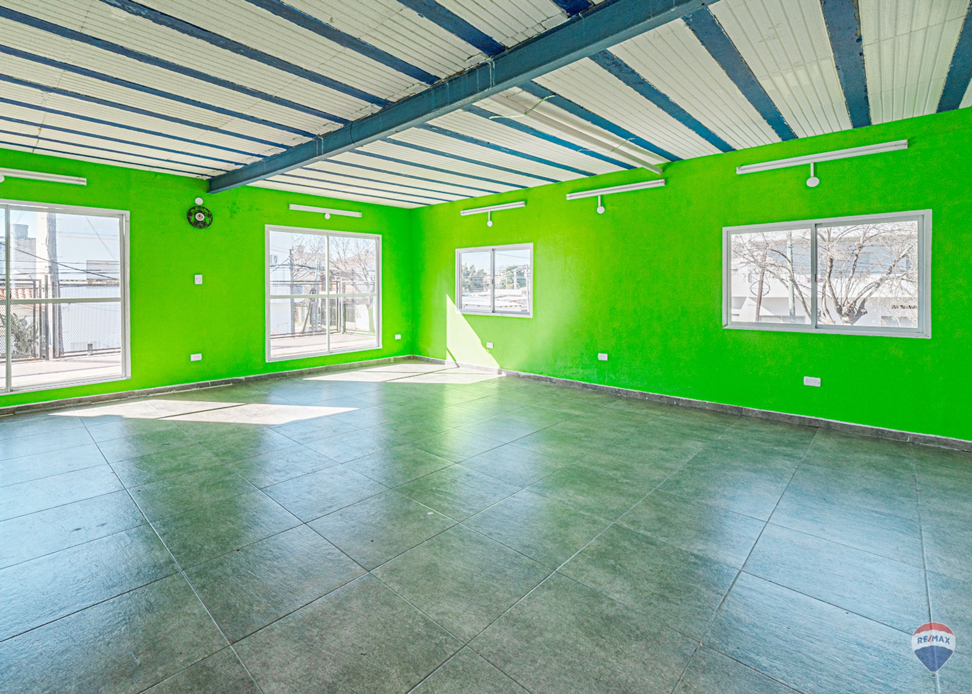 Venta casa Villa Martelli con quincho y jardin