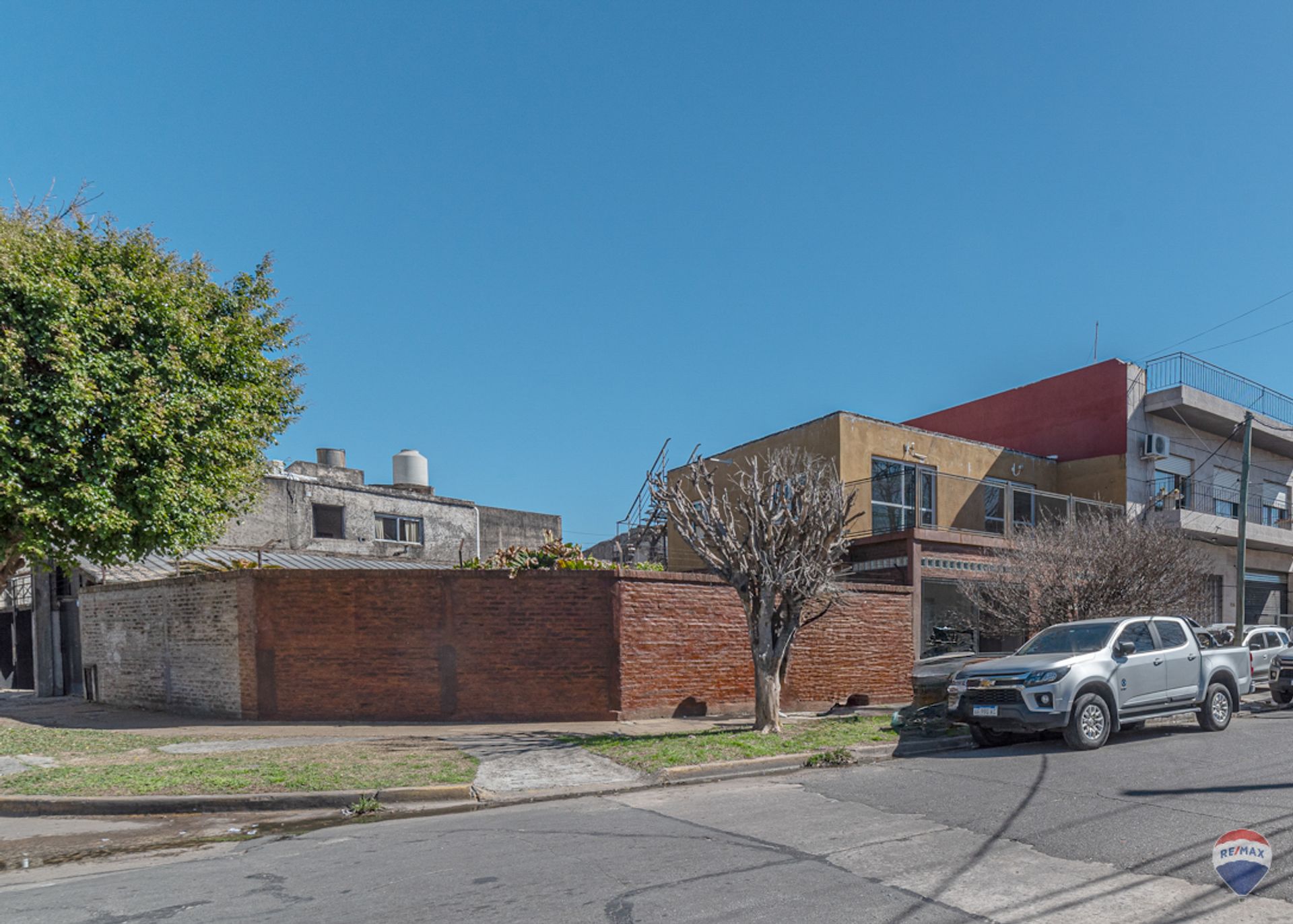 Venta casa Villa Martelli con quincho y jardin