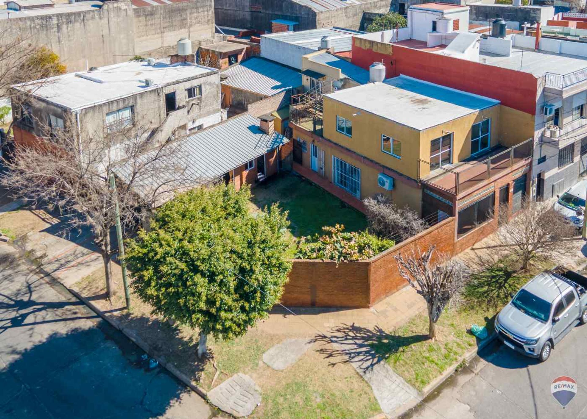 Venta casa Villa Martelli con quincho y jardin