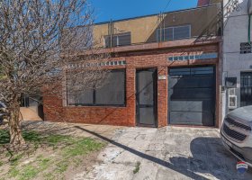 Venta casa Villa Martelli con quincho y jardin