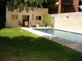 Venta Casa 7 Ambientes con pileta y Quincho Beccar