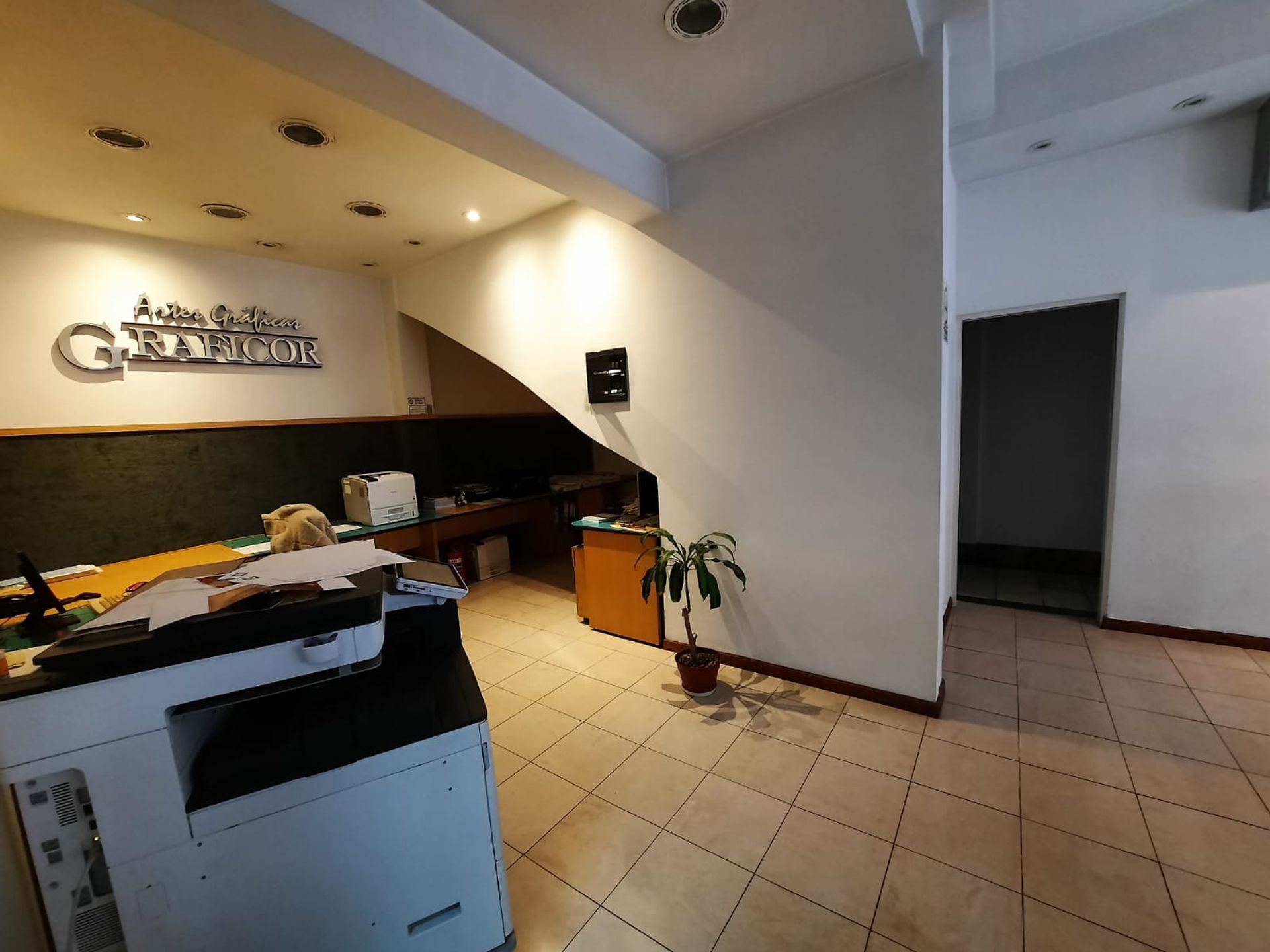 Alquiler Galpón con local y oficinas Vicente Lopez