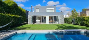 VENTA casa 4 ambientes, dep. y pileta LA DAMASIA