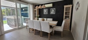 VENTA casa 4 ambientes, dep. y pileta LA DAMASIA