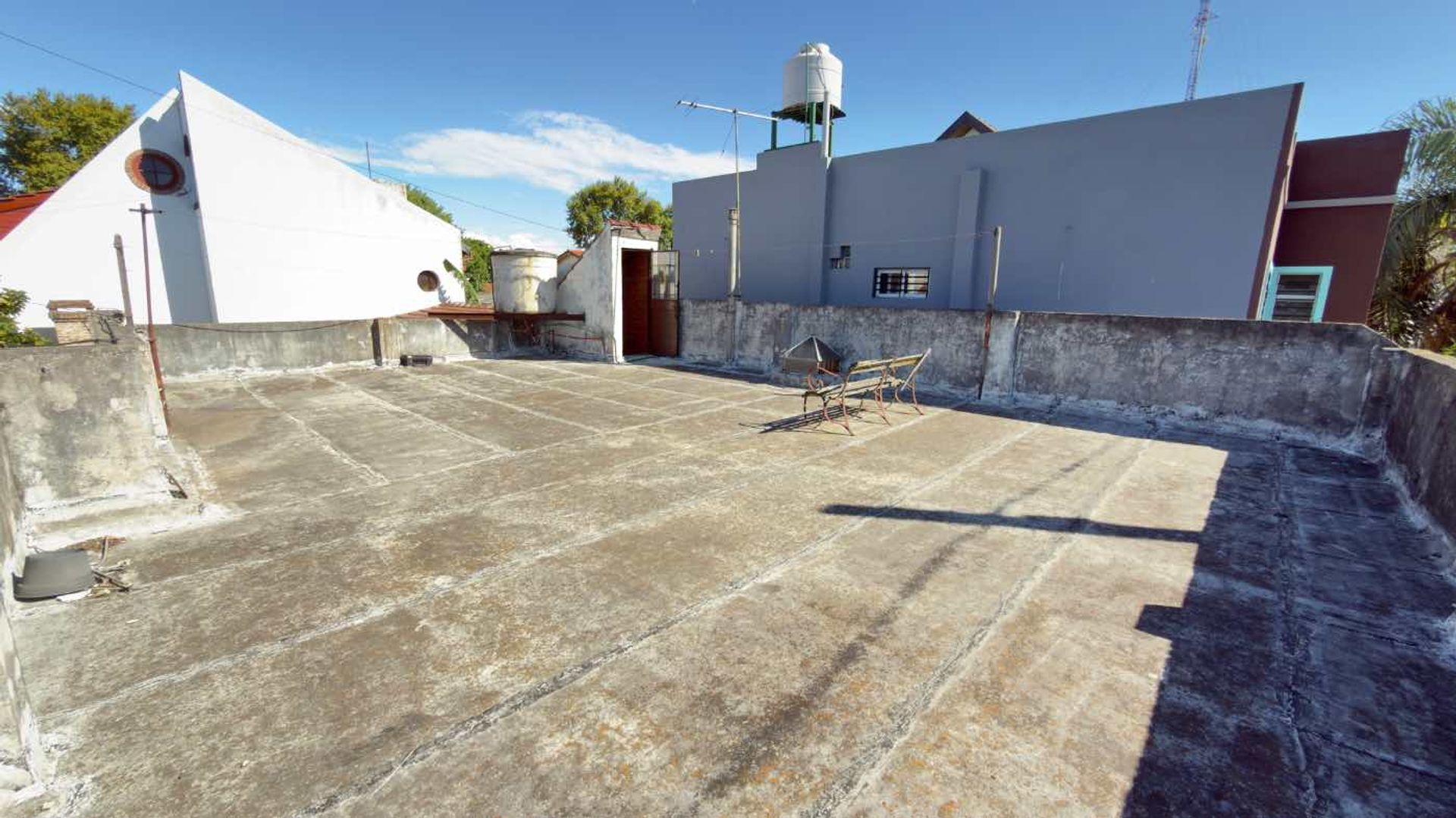 Venta casa a refaccionar en Martinez